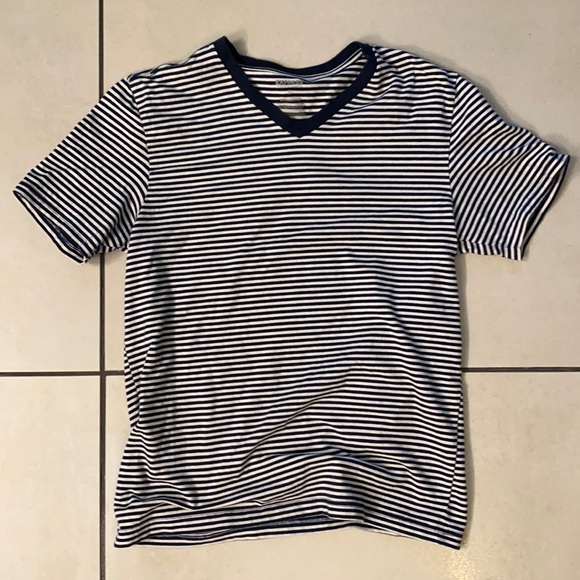 Men’s Express V neck in Medium - Picture 1 of 10